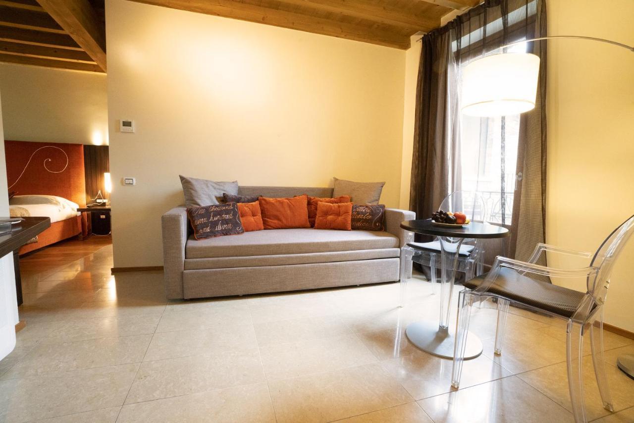 Arlate Il Borgo - 1711 Luxury Guest House מראה חיצוני תמונה