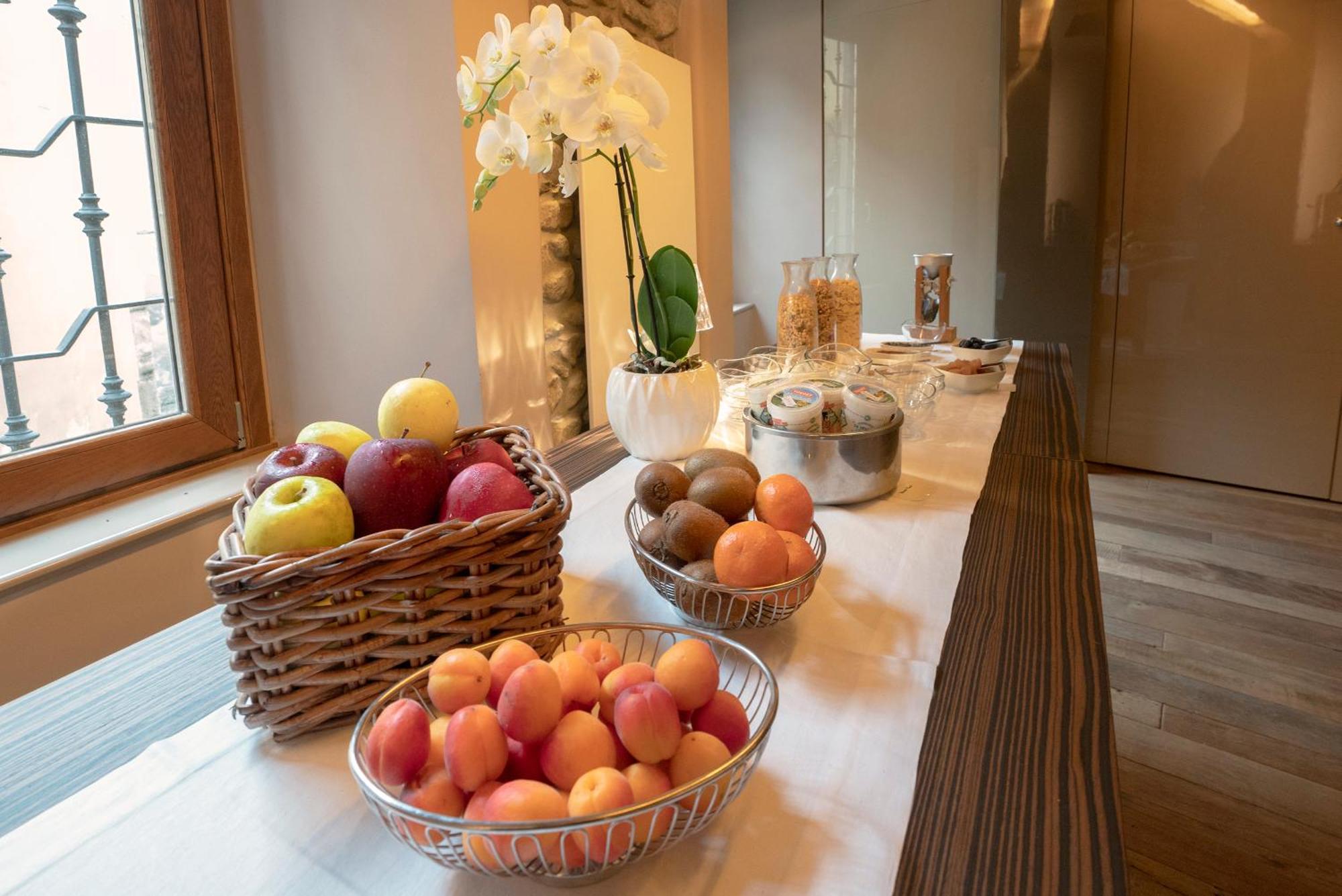 Arlate Il Borgo - 1711 Luxury Guest House מראה חיצוני תמונה